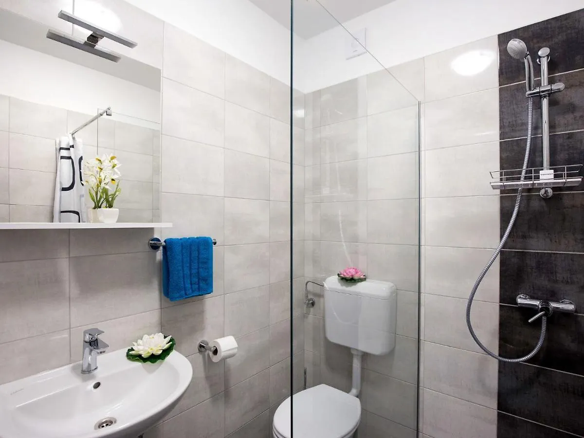 Apartment Luka - Nov106 By Interhome نوفي فينودولسكي 0*,